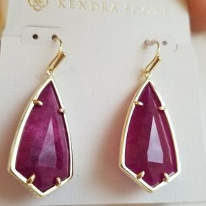 NWT KENDRA SCOTT PURPLE JADE DROP EARRINGS IN GOLD
